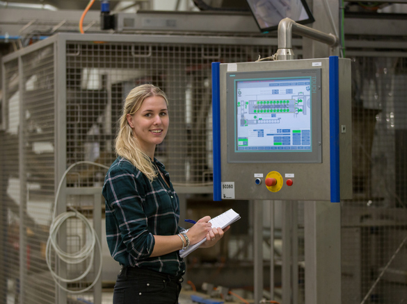 Student Technische Bedrijfskunde deeltijd hbo aan het werk