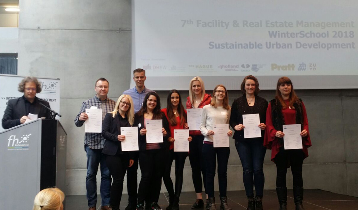 Groep studenten hbo-opleiding Facility management