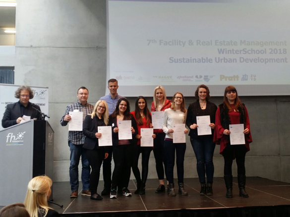 Groep studenten hbo-opleiding Facility management