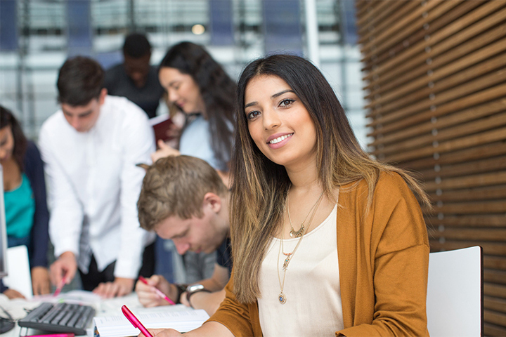 Student opleiding voor ondernemer en retail management