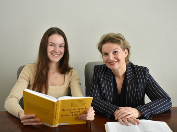 Aline en Jeanine volgen allebei de studie Sociaal Financiële Dienstverlening,