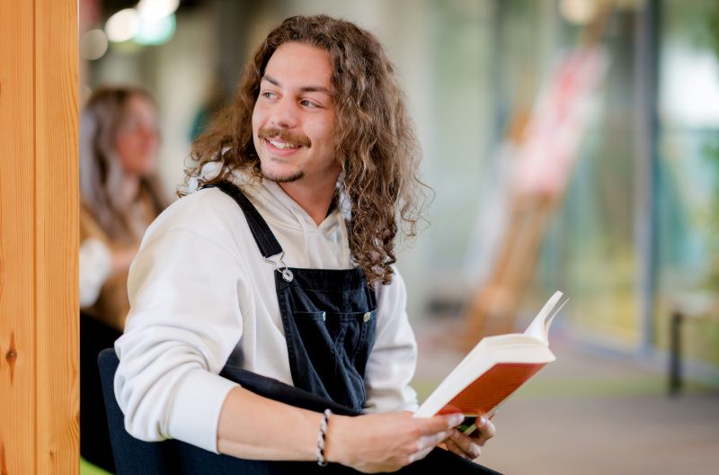 Andere situaties: uitschrijven, overstappen en afstuderen