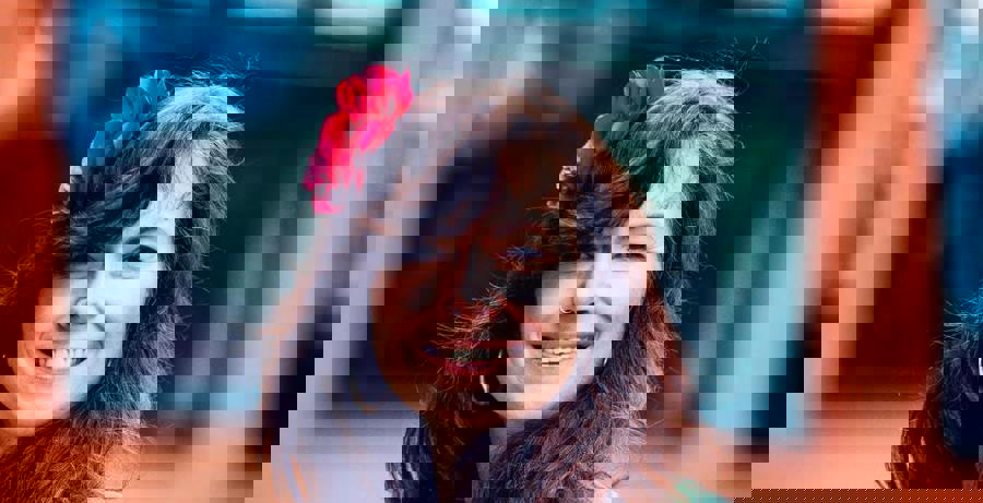 “Ik kan haast niet wachten om met jou en andere liefhebbers van beeldende vorming te beginnen aan deze nieuwe opleiding Vakspecialist beeldende vorming. Vooral om je het plezier in (en de kunst van) het lesgeven in dit prachtige vak mee te geven.”