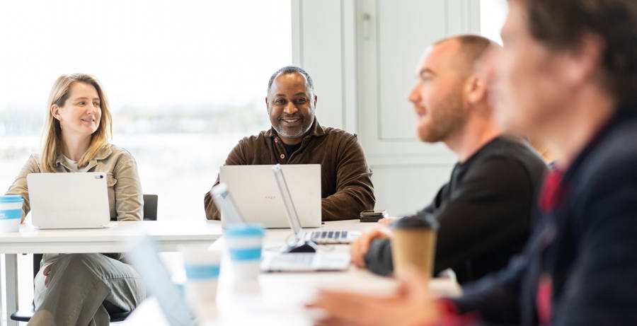 Nederland als AI-koploper: wat het nieuwe coalitieakkoord betekent voor jouw werkplek