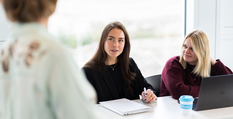 Waarom kies je voor een post-hbo opleiding Sociaal-Juridische Hulpverlening bij Inholland Academy?