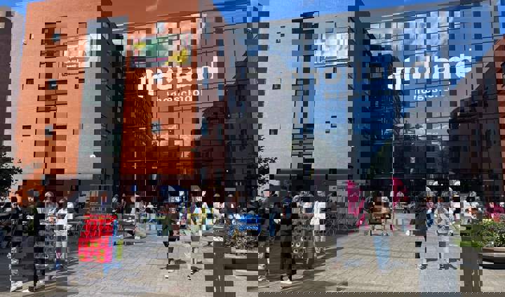 Studenten studeren bij Inholland in Den Haag 