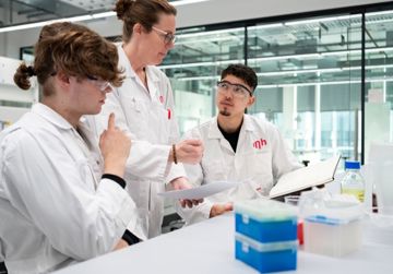 Kansen in de keten: kansengelijkheid in zorgopleidingen