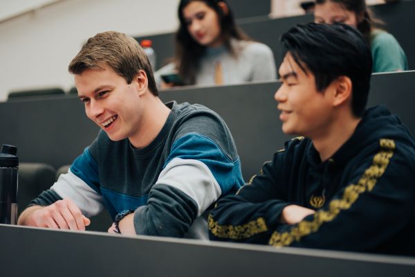 Ontdek alles over een bachelor op hbo-niveau | Inholland