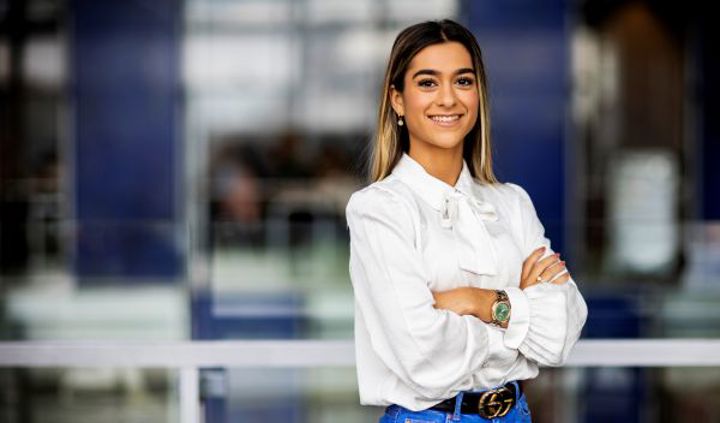 Wat zijn de interessegebieden binnen de studierichting Economie en Recht bij Hogeschool Inholland?