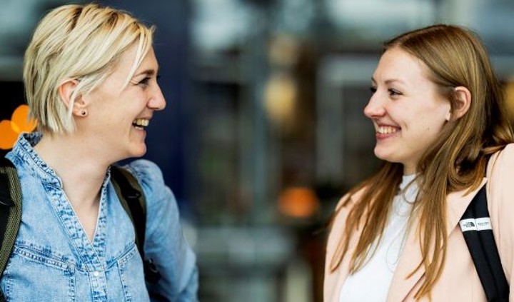Bekijk veelgestelde vragen over collegegeld