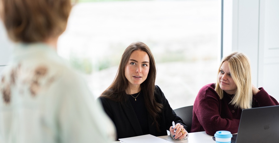Waarom kies je voor een post-hbo opleiding Jeugd, Hulpverlening en Welzijn bij Inholland Academy?