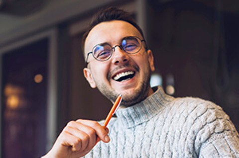 Wat zijn de interessegebieden binnen de studierichting Communicatie en ICT bij Hogeschool Inholland?